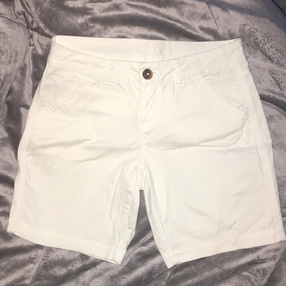 White Shorts ~ Mid-Thigh ~ Maurices 3/4